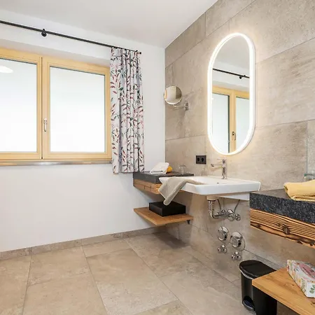 Lengg Apartment *