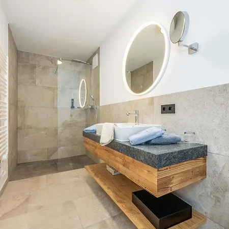Lengg Apartment *